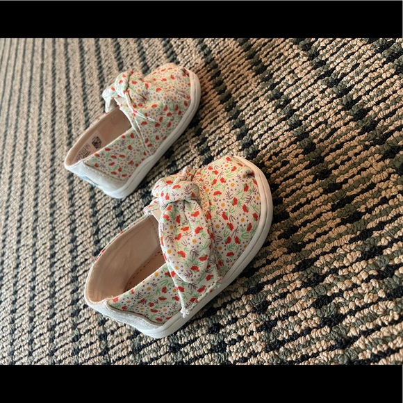 Floral toms - Picture 1 of 5